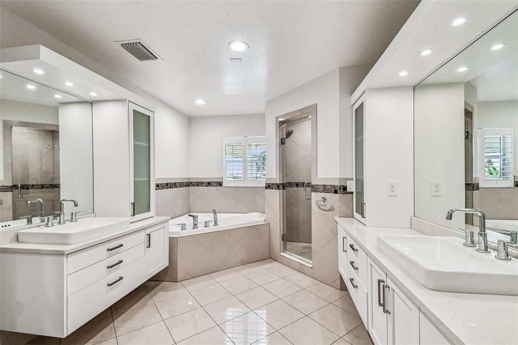 For Rent: $19,000 (4 beds, 4 baths, 3380 Square Feet)
