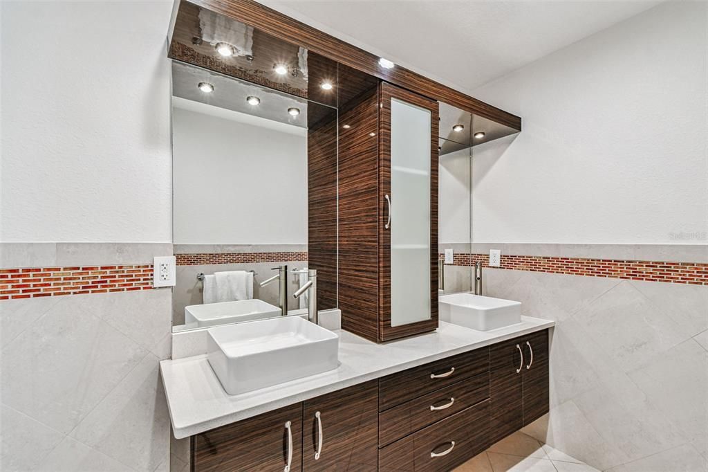 For Rent: $19,000 (4 beds, 4 baths, 3380 Square Feet)