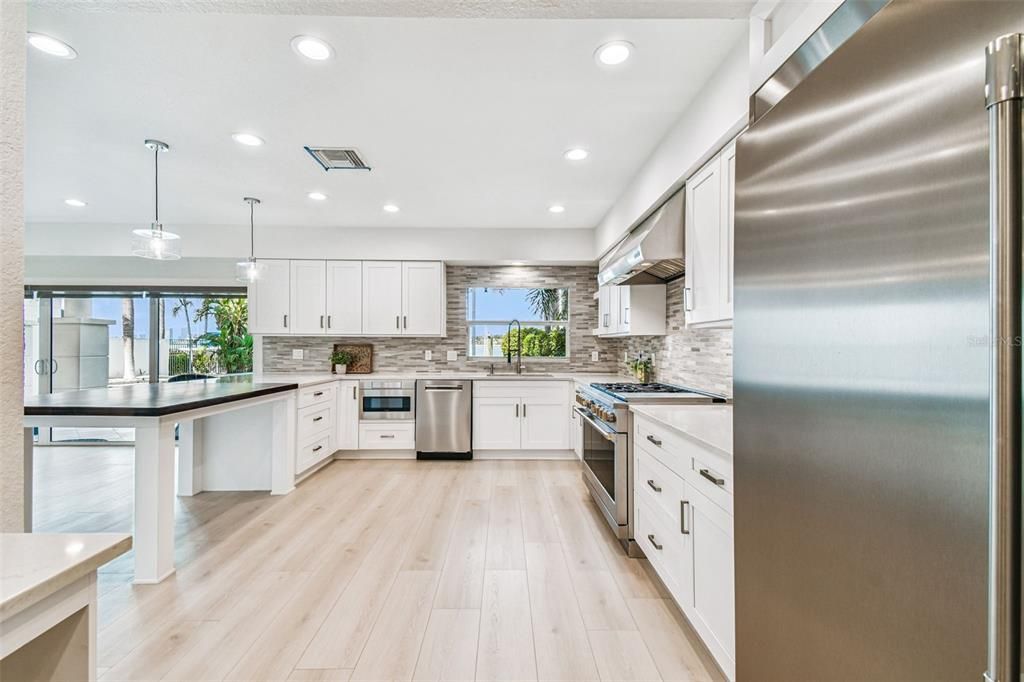 For Rent: $19,000 (4 beds, 4 baths, 3380 Square Feet)