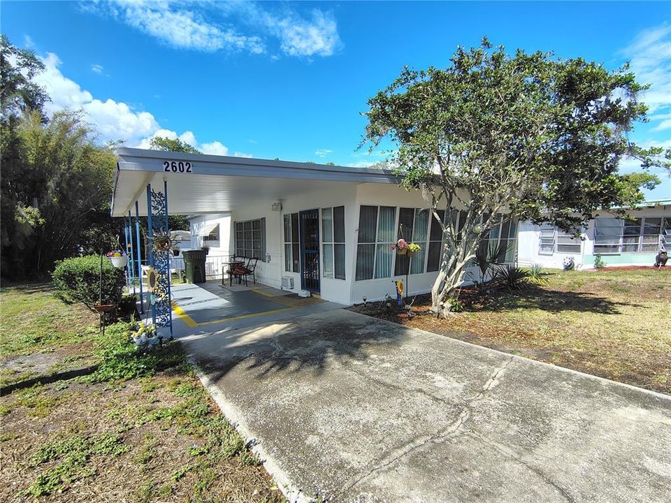 For Rent: $2,000 (2 beds, 2 baths, 960 Square Feet)