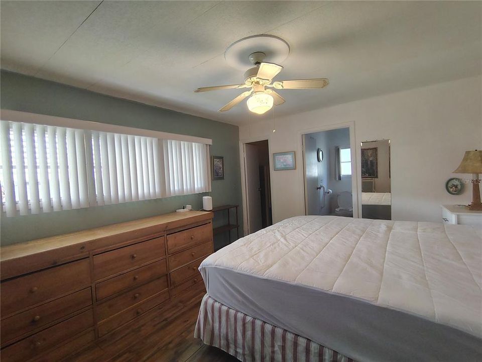 For Rent: $2,000 (2 beds, 2 baths, 960 Square Feet)