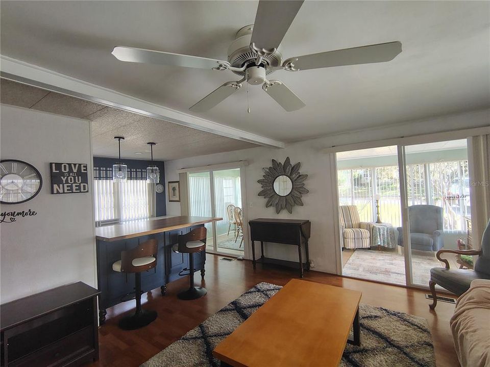 For Rent: $2,000 (2 beds, 2 baths, 960 Square Feet)