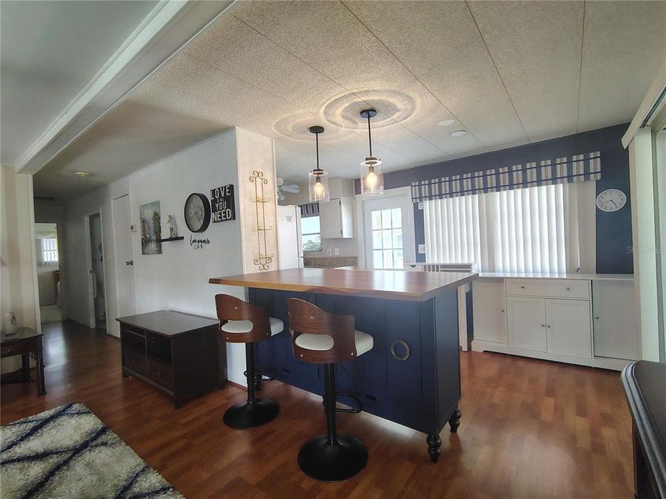 For Rent: $2,000 (2 beds, 2 baths, 960 Square Feet)