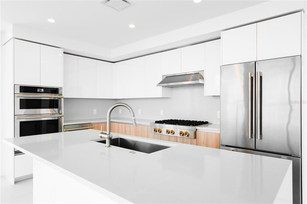For Sale: $3,475,000 (3 beds, 3 baths, 2606 Square Feet)