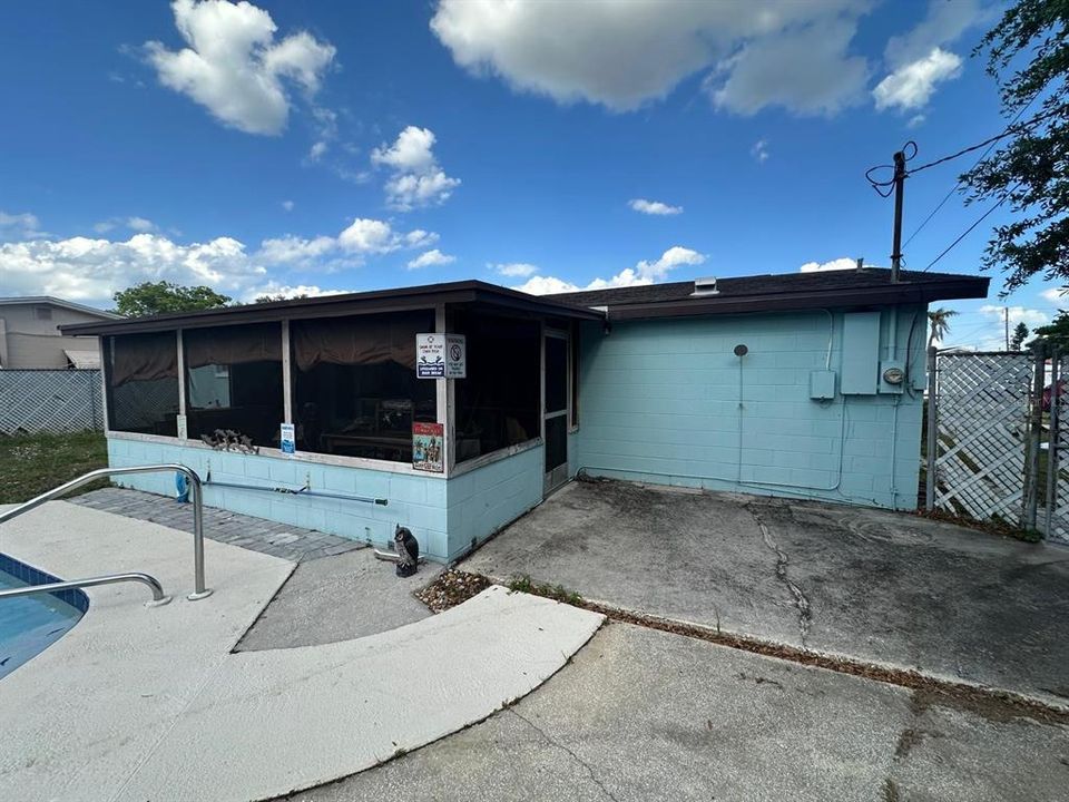 Activo con contrato: $275,000 (3 camas, 2 baños, 1001 Pies cuadrados)