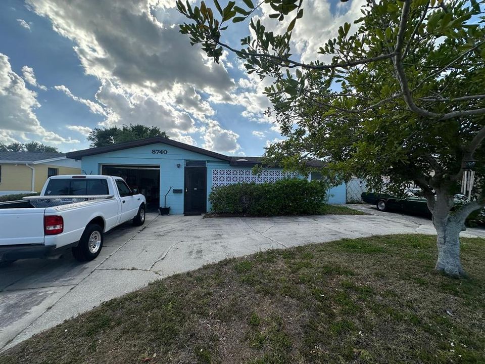 Activo con contrato: $275,000 (3 camas, 2 baños, 1001 Pies cuadrados)