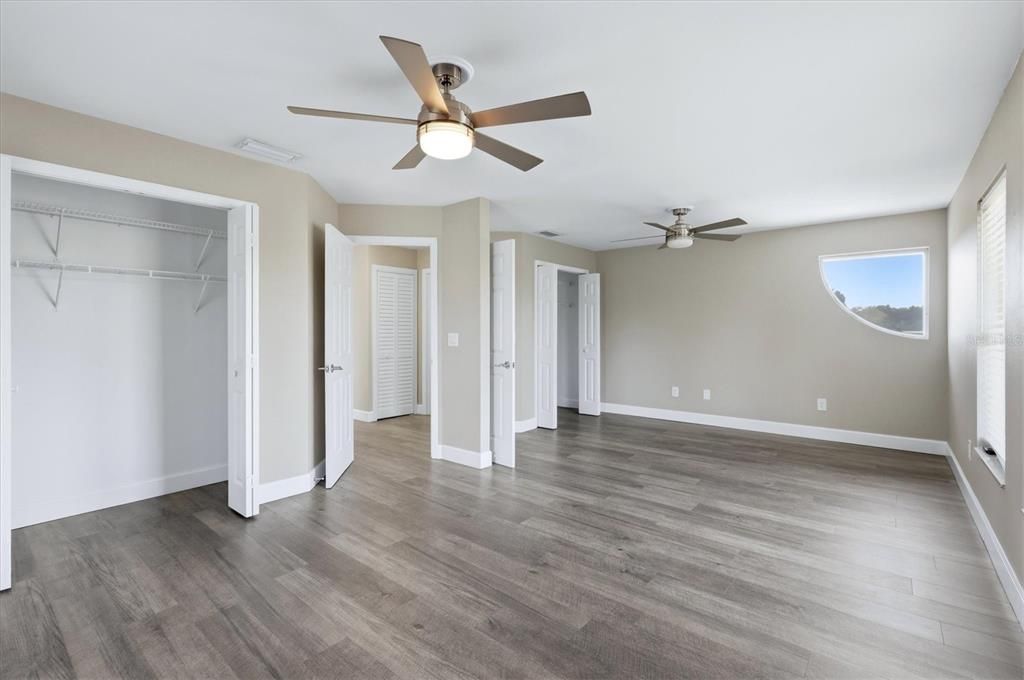 For Sale: $1,895,000 (6 beds, 4 baths, 4433 Square Feet)
