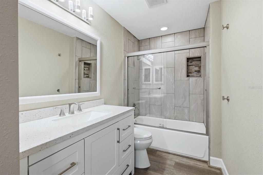 For Sale: $1,895,000 (6 beds, 4 baths, 4433 Square Feet)