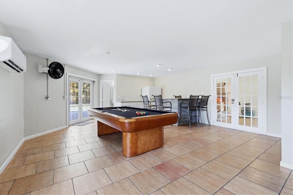 For Sale: $1,895,000 (6 beds, 4 baths, 4433 Square Feet)