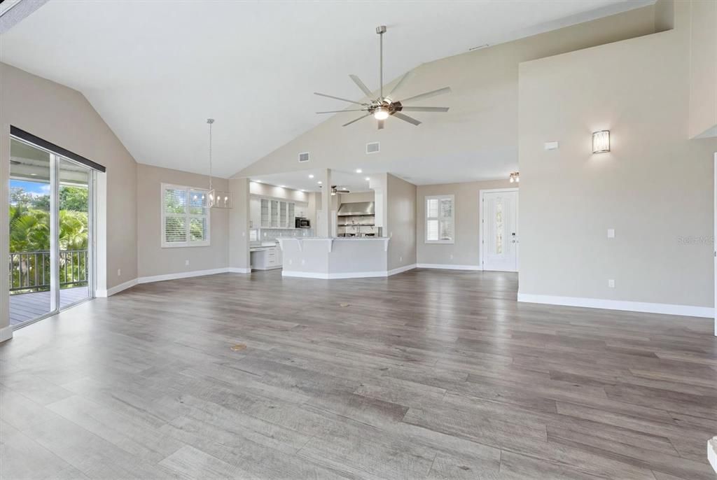 For Sale: $1,895,000 (6 beds, 4 baths, 4433 Square Feet)