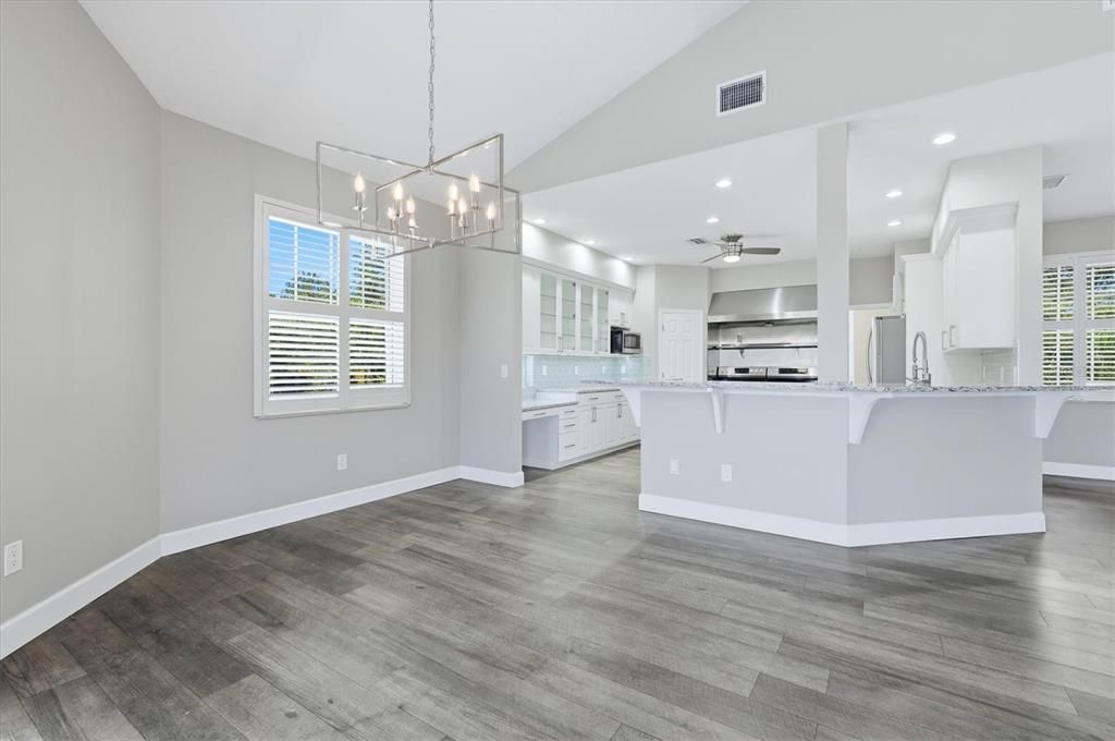 For Sale: $1,895,000 (6 beds, 4 baths, 4433 Square Feet)