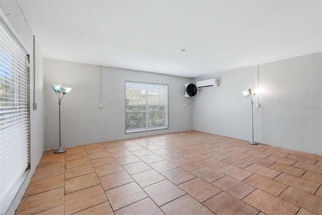 For Sale: $1,895,000 (6 beds, 4 baths, 4433 Square Feet)
