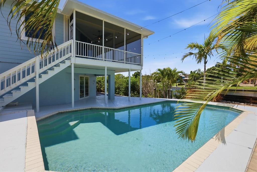 For Sale: $1,895,000 (6 beds, 4 baths, 4433 Square Feet)
