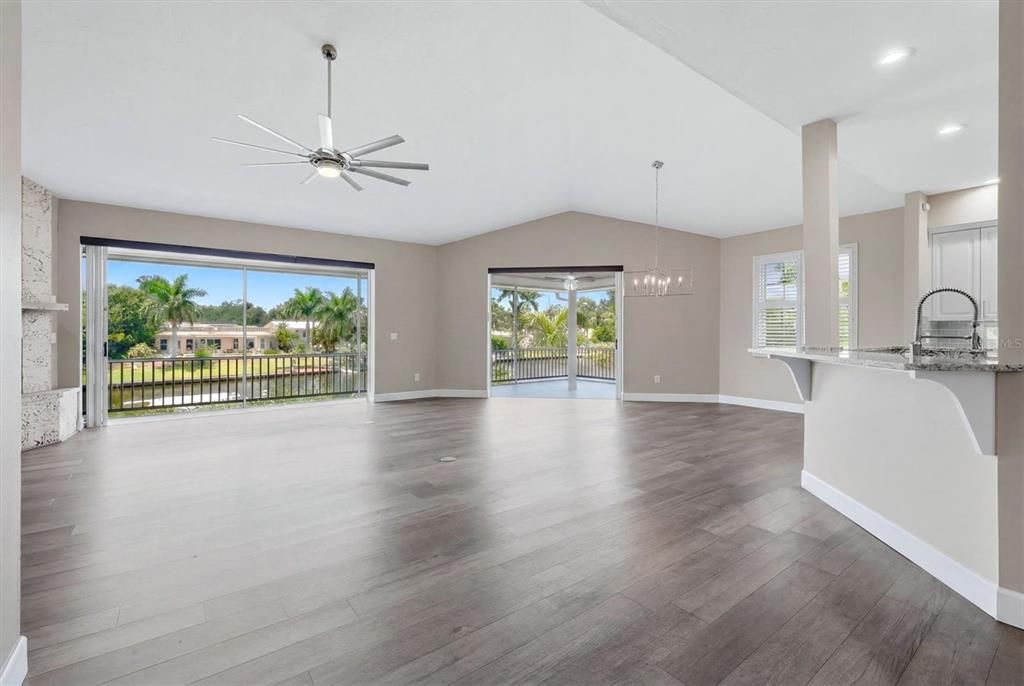For Sale: $1,895,000 (6 beds, 4 baths, 4433 Square Feet)