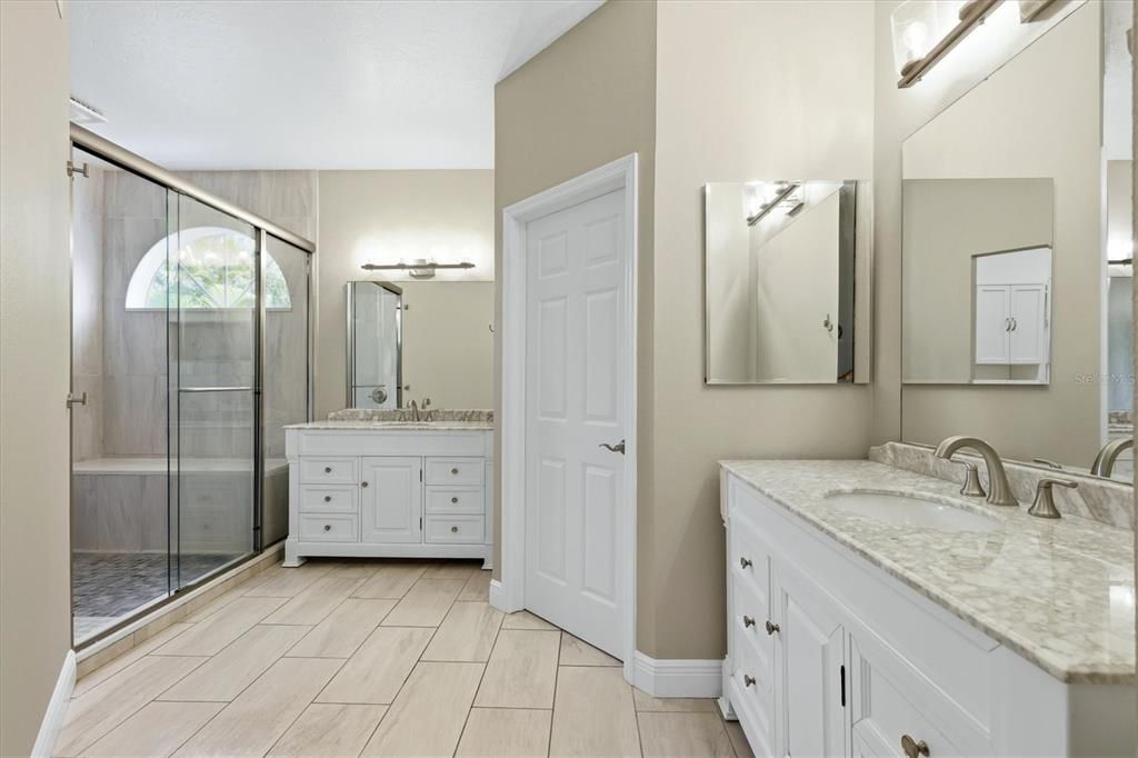 For Sale: $1,895,000 (6 beds, 4 baths, 4433 Square Feet)