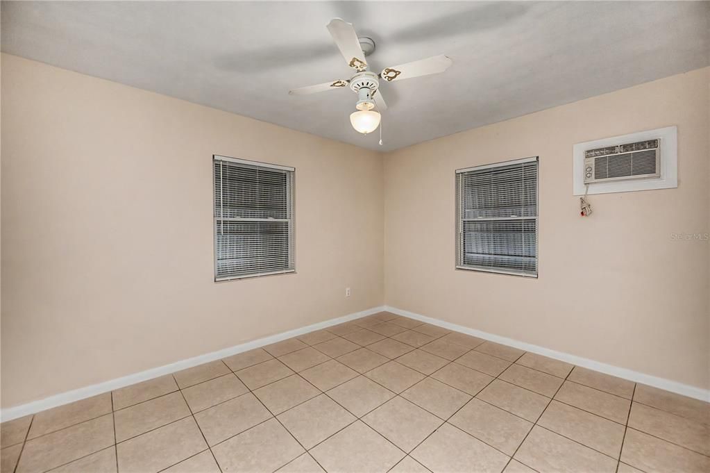 En Venta: $185,000 (2 camas, 1 baños, 1074 Pies cuadrados)