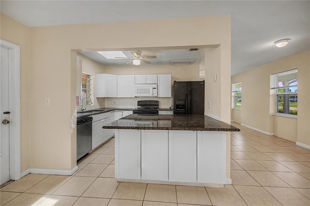 En Venta: $185,000 (2 camas, 1 baños, 1074 Pies cuadrados)