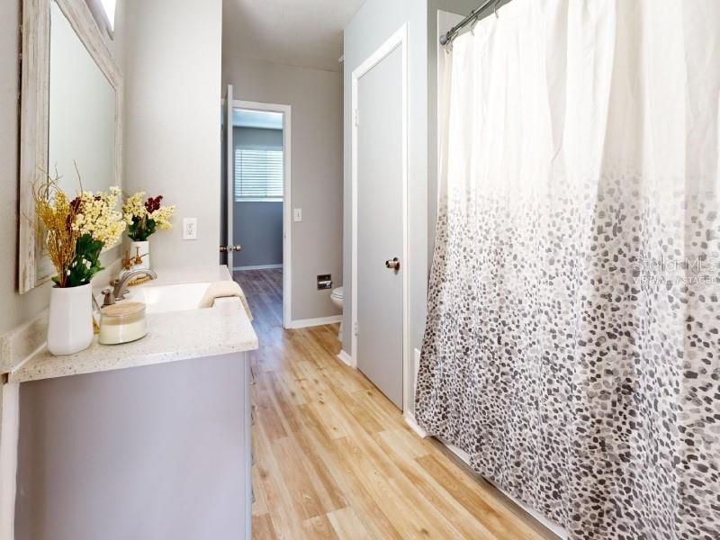 В аренду: $1,799 (2 спален, 1 ванн, 1108 Квадратных фут)