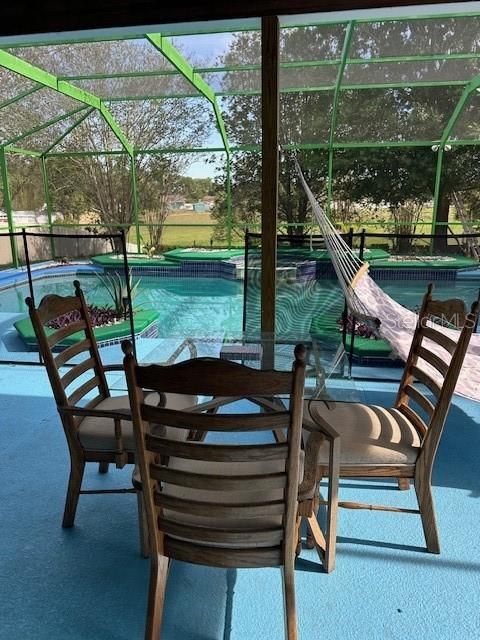 For Rent: $2,750 (4 beds, 2 baths, 1916 Square Feet)