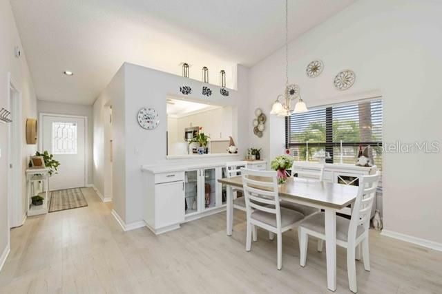 В аренду: $1,950 (2 спален, 2 ванн, 1072 Квадратных фут)