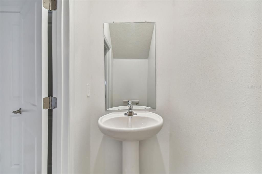For Rent: $2,000 (3 beds, 2 baths, 1634 Square Feet)