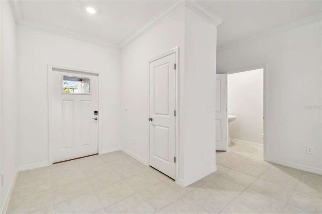 For Rent: $2,000 (3 beds, 2 baths, 1634 Square Feet)