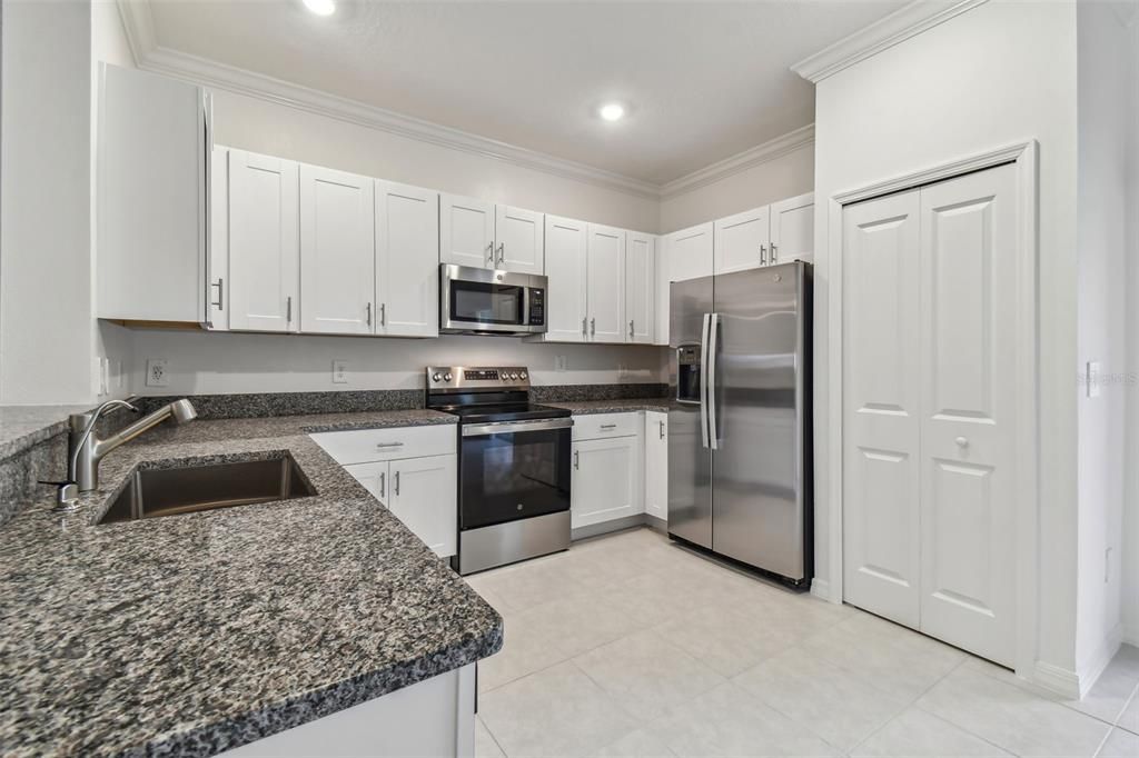 For Rent: $2,000 (3 beds, 2 baths, 1634 Square Feet)