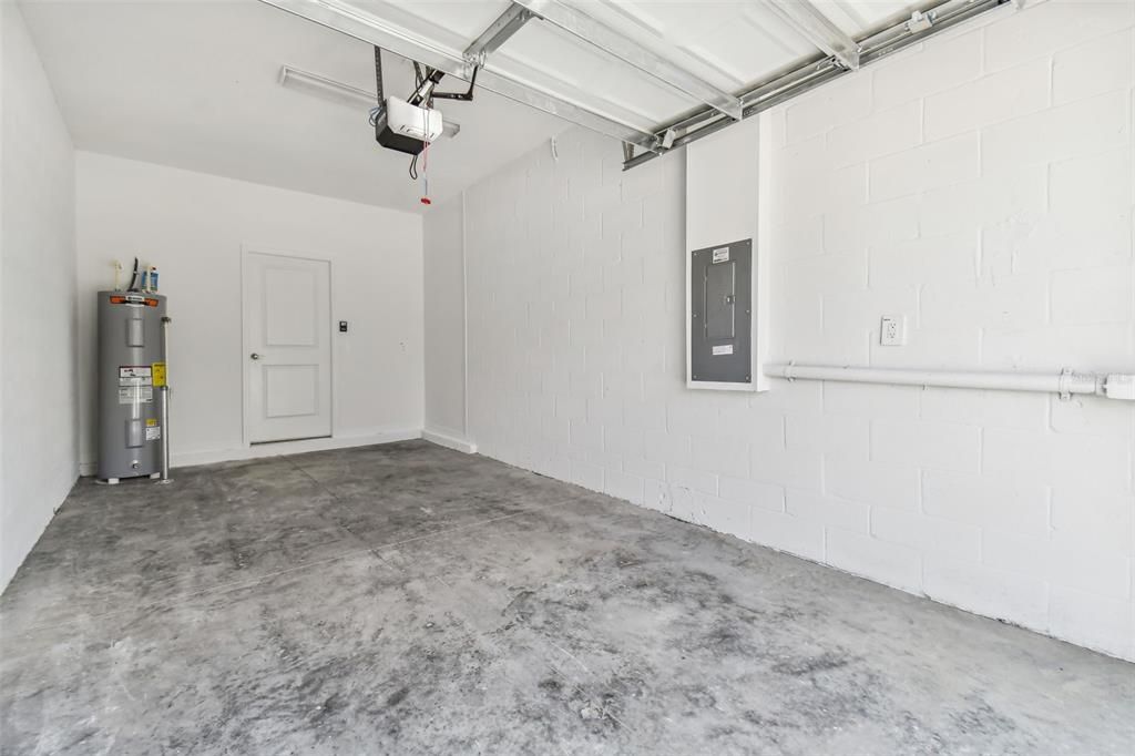 For Rent: $2,000 (3 beds, 2 baths, 1634 Square Feet)