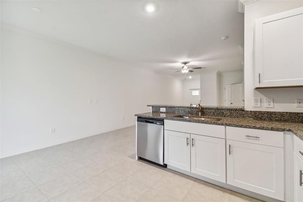 For Rent: $2,000 (3 beds, 2 baths, 1634 Square Feet)