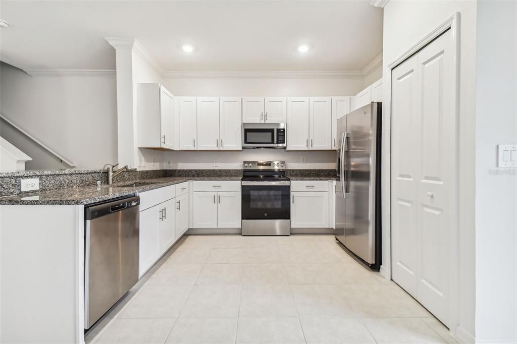For Rent: $2,000 (3 beds, 2 baths, 1634 Square Feet)