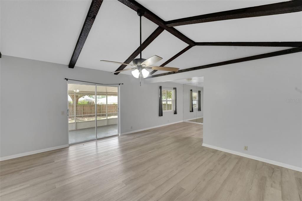 For Sale: $259,000 (3 beds, 2 baths, 1439 Square Feet)