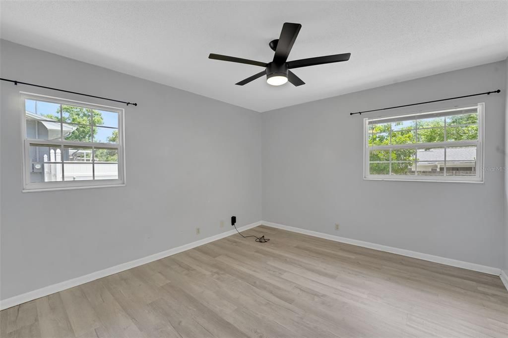 For Sale: $259,000 (3 beds, 2 baths, 1439 Square Feet)