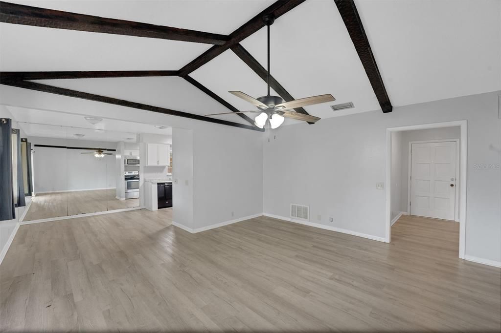 For Sale: $259,000 (3 beds, 2 baths, 1439 Square Feet)