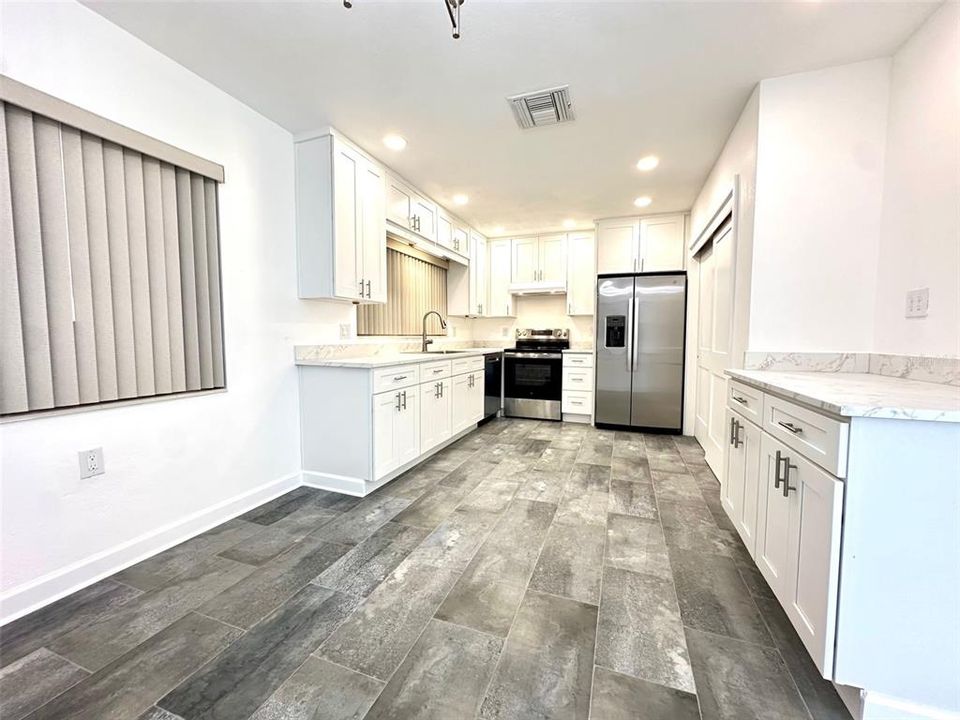 В аренду: $2,975 (2 спален, 2 ванн, 1700 Квадратных фут)