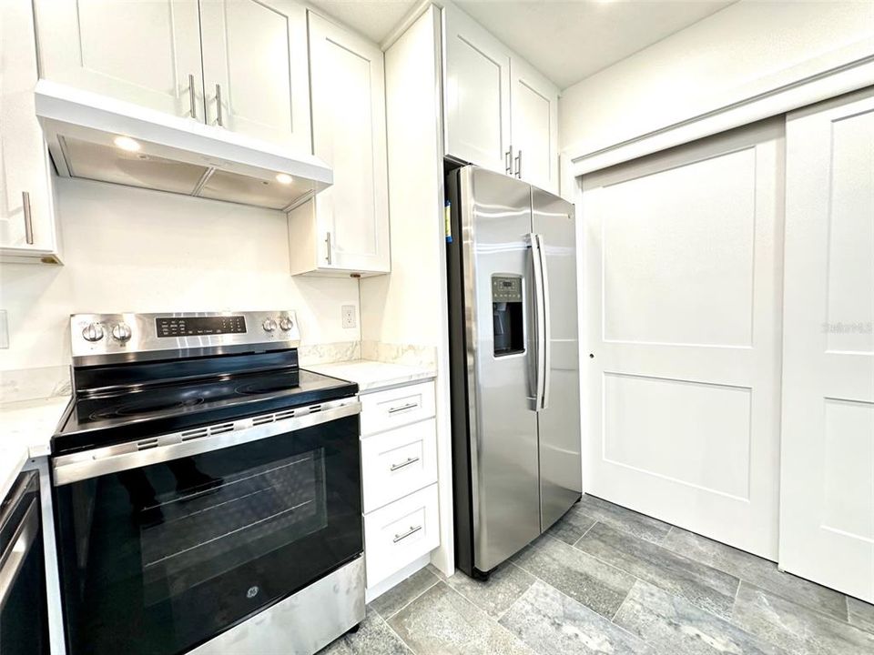 В аренду: $2,975 (2 спален, 2 ванн, 1700 Квадратных фут)
