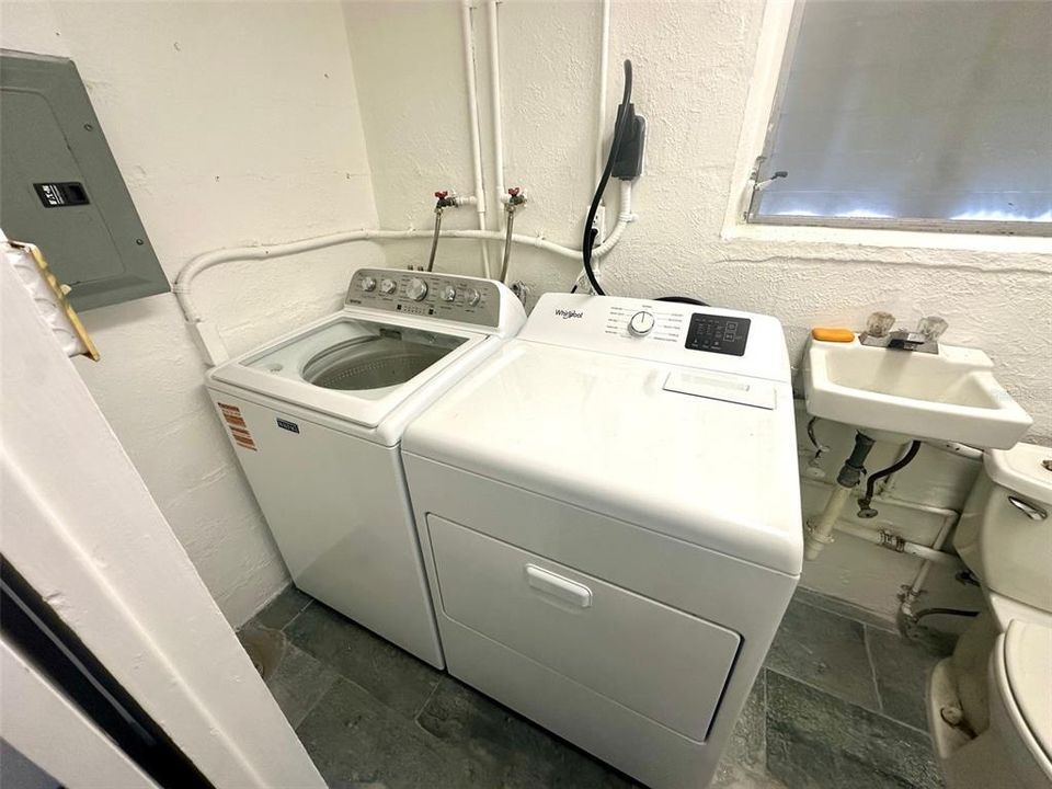 В аренду: $2,975 (2 спален, 2 ванн, 1700 Квадратных фут)