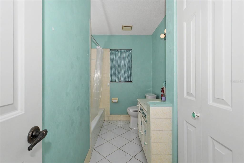For Sale: $259,000 (3 beds, 2 baths, 1738 Square Feet)