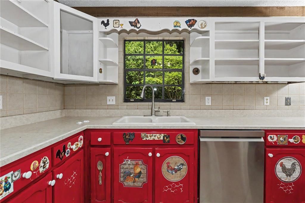 For Sale: $259,000 (3 beds, 2 baths, 1738 Square Feet)