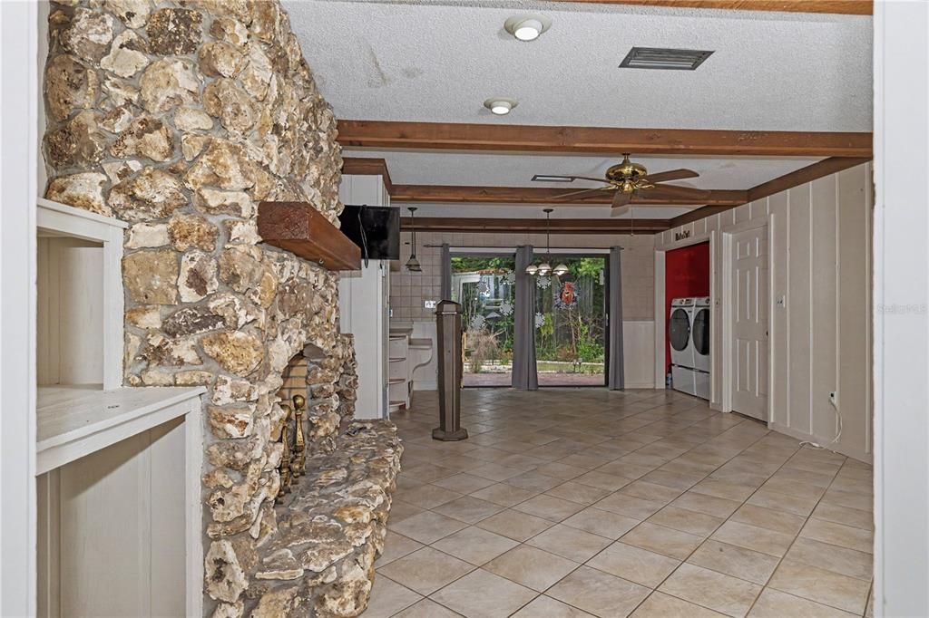 For Sale: $259,000 (3 beds, 2 baths, 1738 Square Feet)