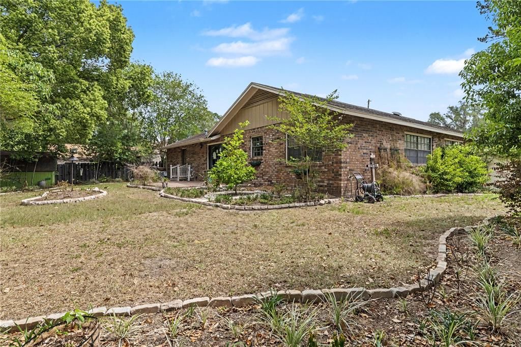 For Sale: $259,000 (3 beds, 2 baths, 1738 Square Feet)