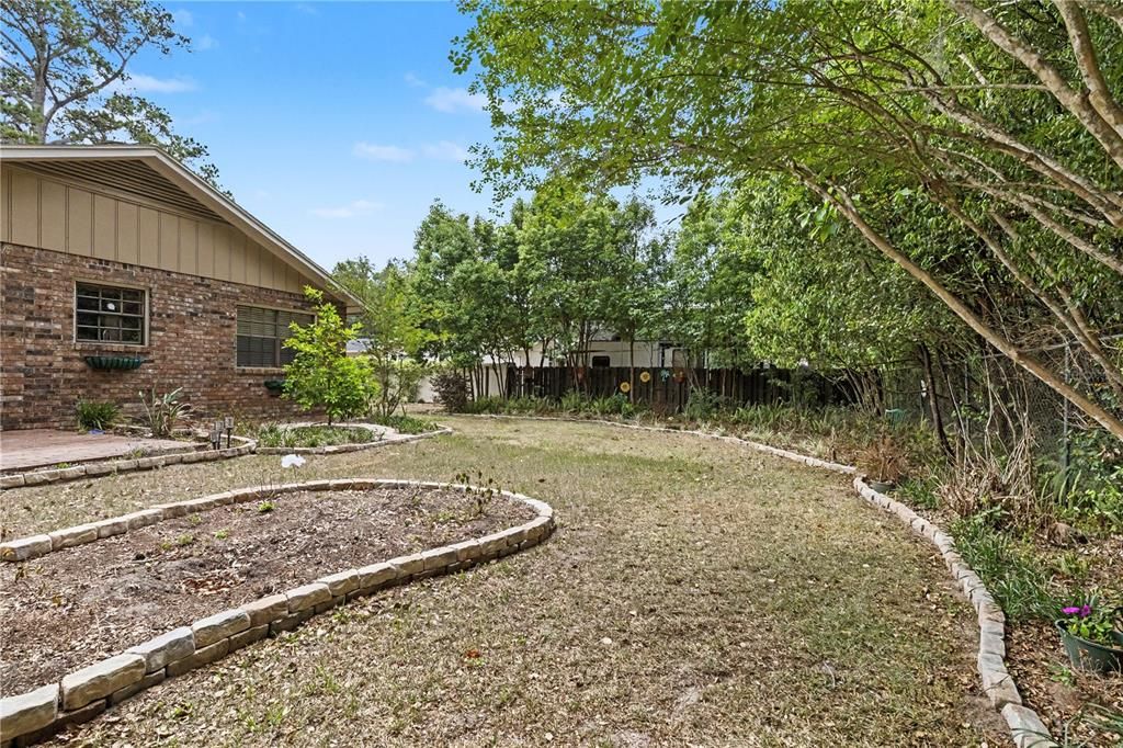 For Sale: $259,000 (3 beds, 2 baths, 1738 Square Feet)