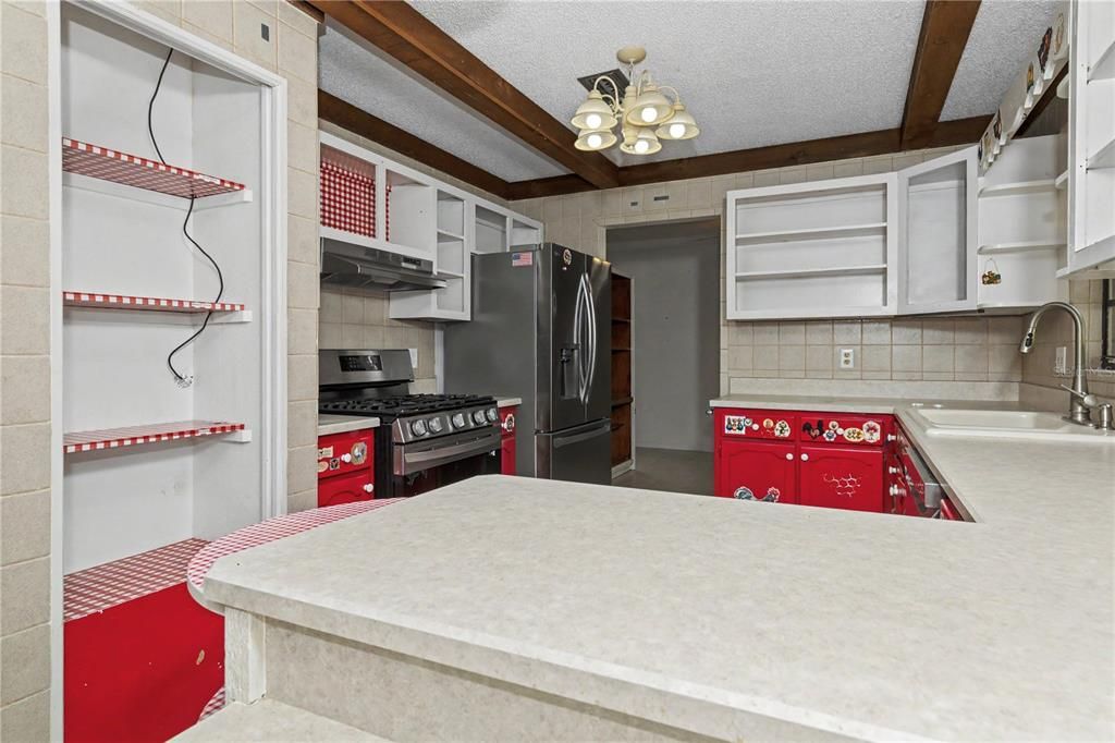 For Sale: $259,000 (3 beds, 2 baths, 1738 Square Feet)
