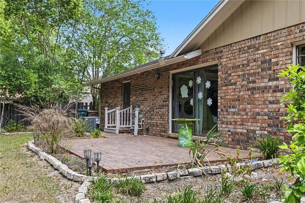 For Sale: $259,000 (3 beds, 2 baths, 1738 Square Feet)