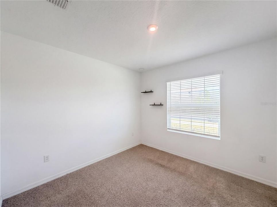 En Venta: $319,000 (4 camas, 2 baños, 1845 Pies cuadrados)