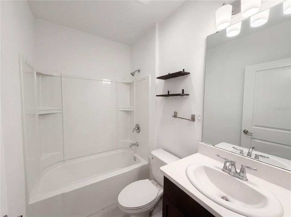 En Venta: $319,000 (4 camas, 2 baños, 1845 Pies cuadrados)