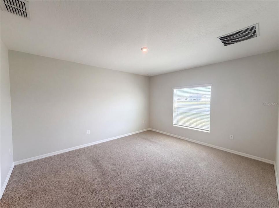 En Venta: $319,000 (4 camas, 2 baños, 1845 Pies cuadrados)