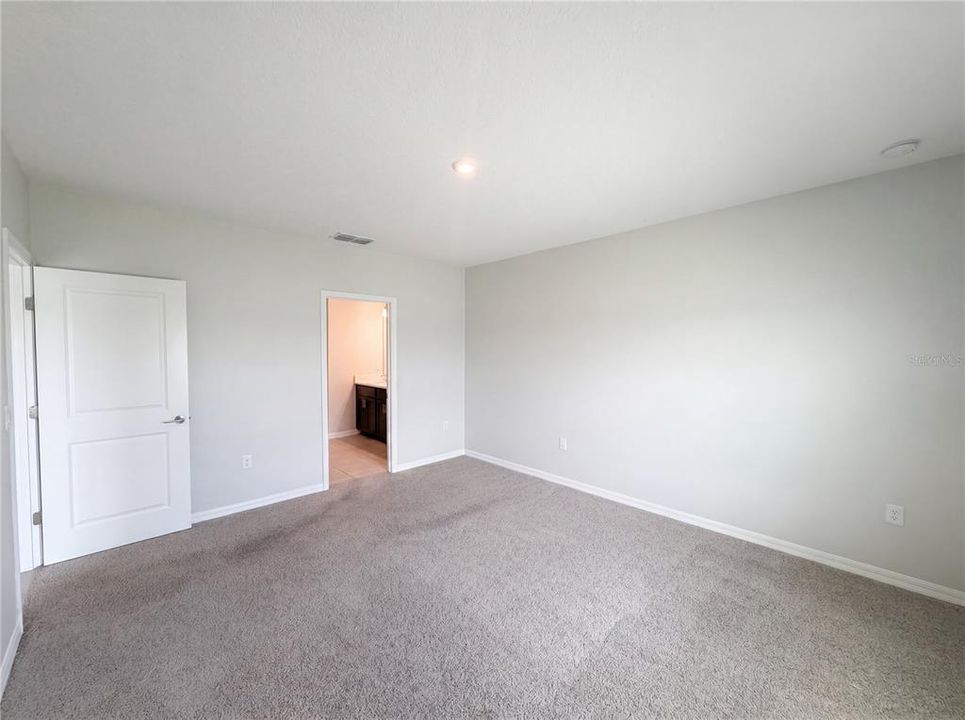 En Venta: $319,000 (4 camas, 2 baños, 1845 Pies cuadrados)