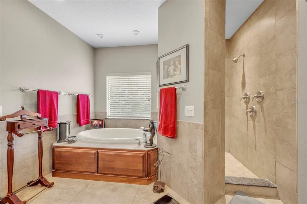 For Sale: $1,290,000 (4 beds, 3 baths, 3198 Square Feet)