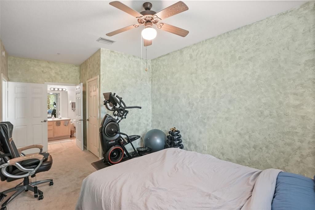 For Sale: $235,000 (3 beds, 2 baths, 1408 Square Feet)
