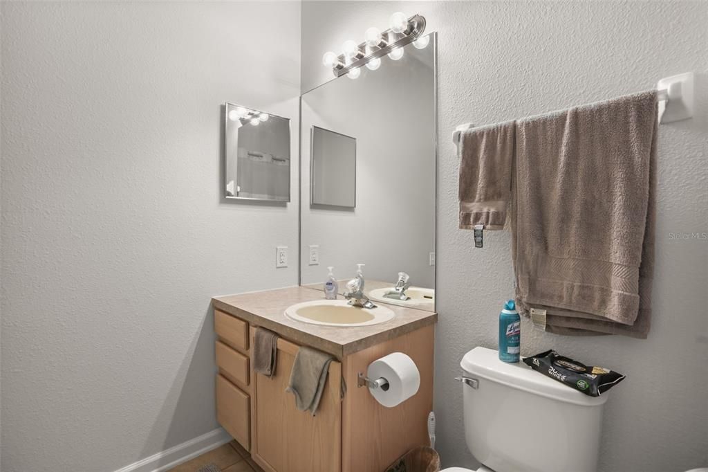 For Sale: $235,000 (3 beds, 2 baths, 1408 Square Feet)